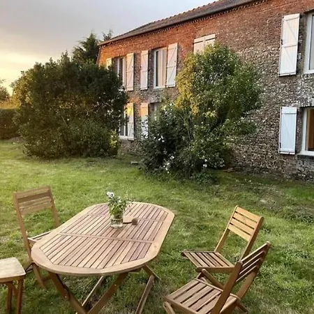 Semesterbostad Maison De Charme, Calme, Nature, Confort *